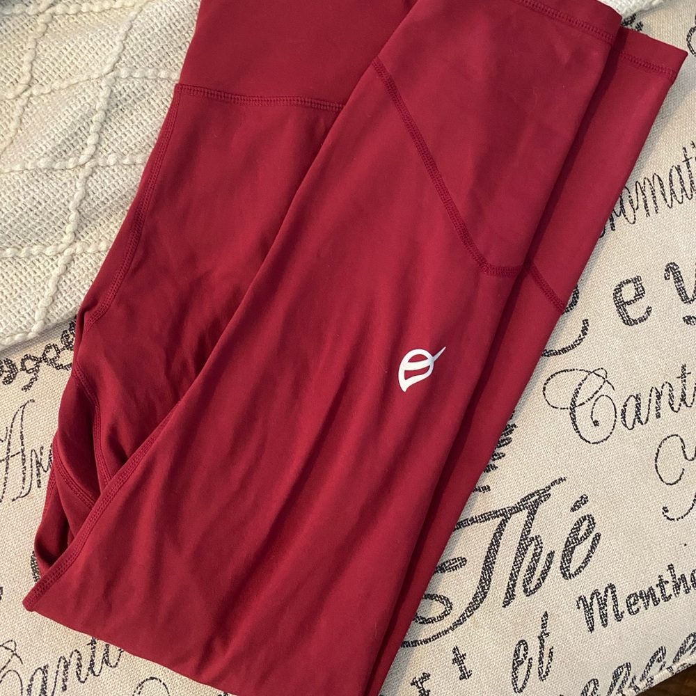 Deep red Ptula leggings